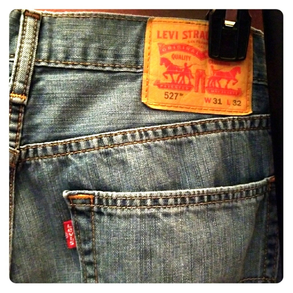 Mens/Young Men's Levi 527 31 x 32
